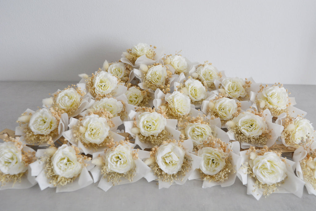 Dried Mini Bouquet White Rose | Personalized Wedding Favors for Guests