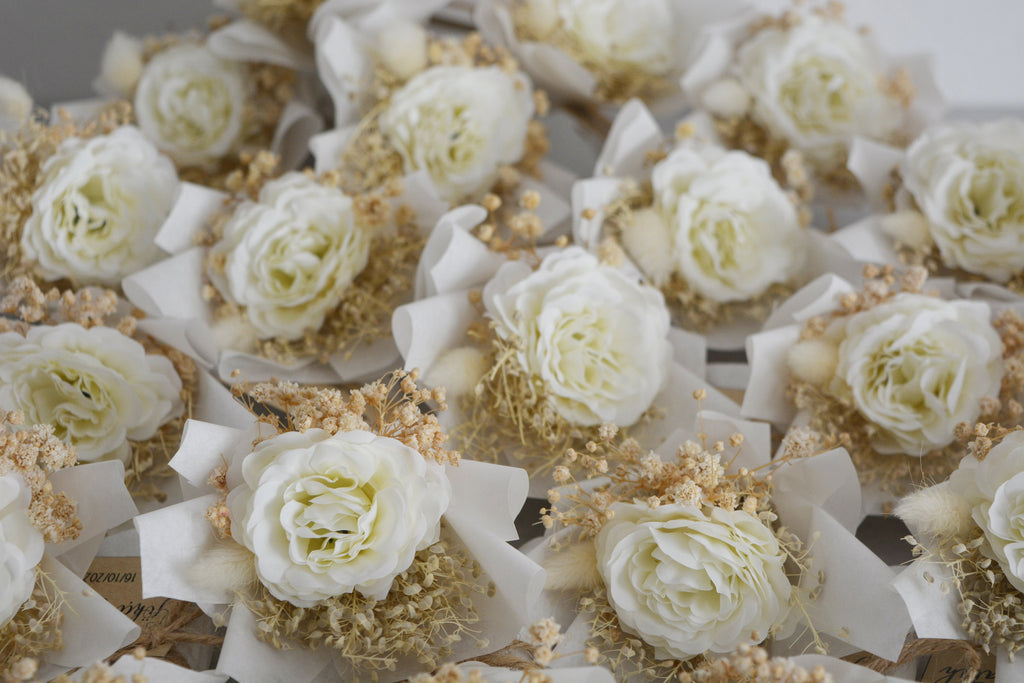 Dried Mini Bouquet White Rose | Personalized Wedding Favors for Guests