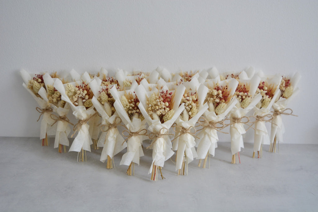 Dried Bouquet Wedding Favors l Mini Bouquets l Preserved Flower Gifts