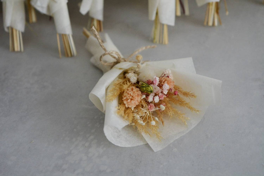 Dried Bouquet Wedding Favors l Mini Bouquets l Preserved Flower Gifts