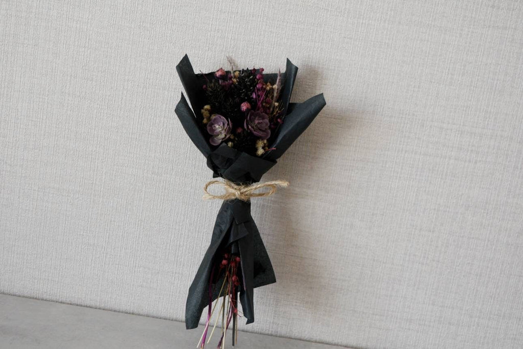 Black Burgundy Dried Flowers l Purple Dried Mini Bouquet