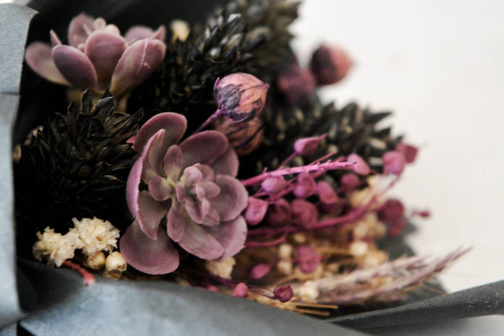 Black Burgundy Dried Flowers l Purple Dried Mini Bouquet