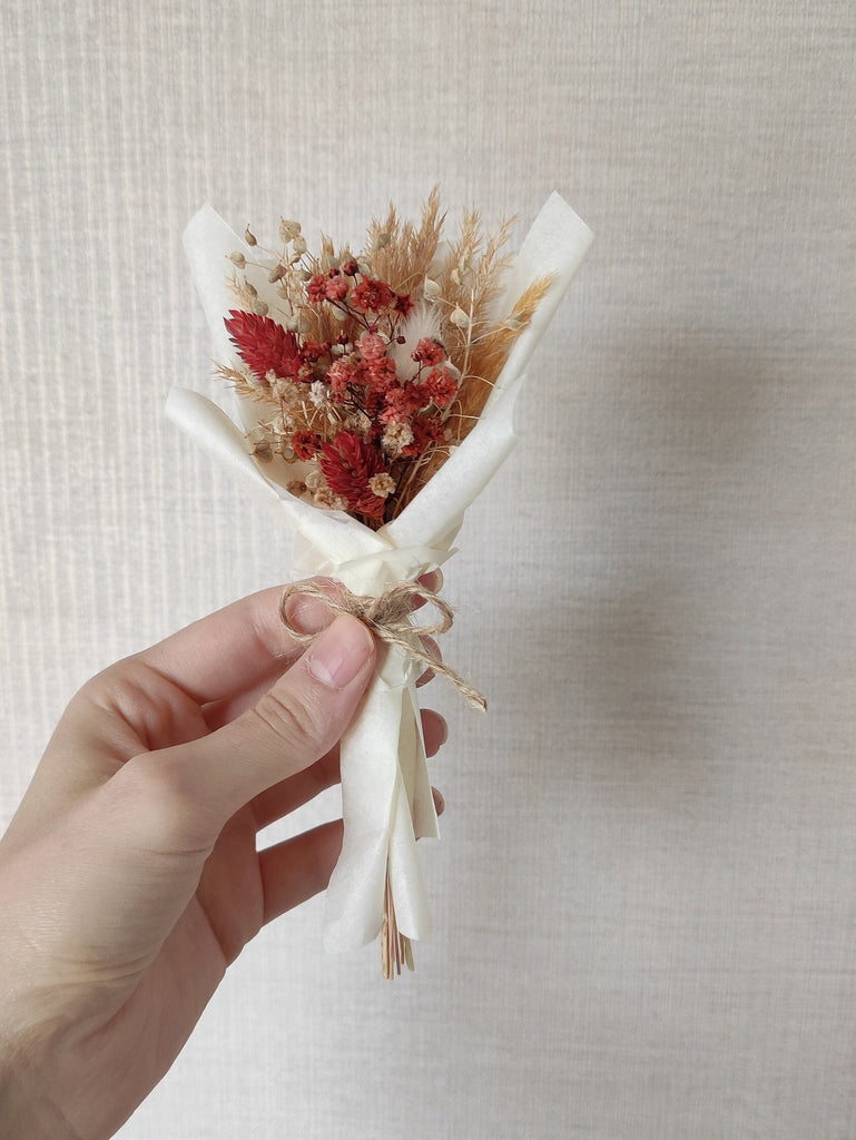 Dried Mini Bouquet | Personalized Terracotta Wedding Favors for Guests