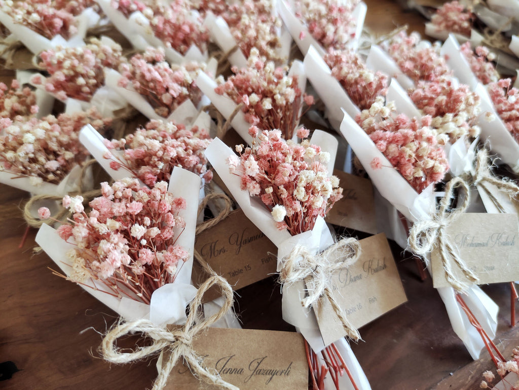 Wedding Seating Cards with Personalized Mini Dried Flower Bouquet