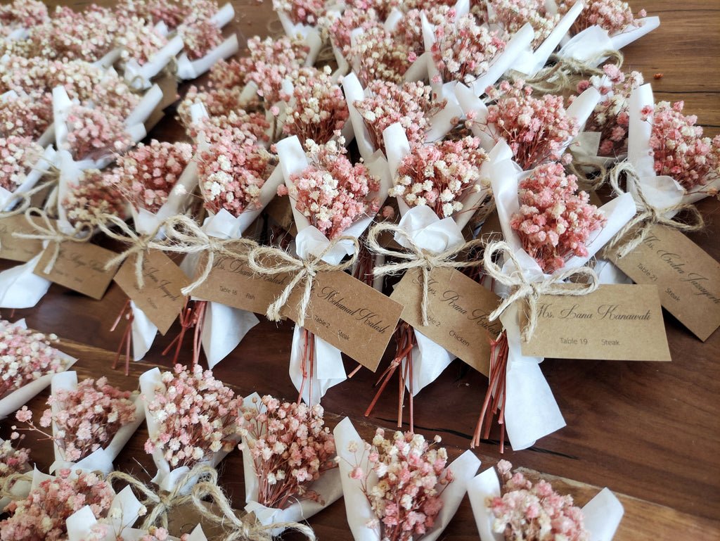 Wedding Seating Cards with Personalized Mini Dried Flower Bouquet